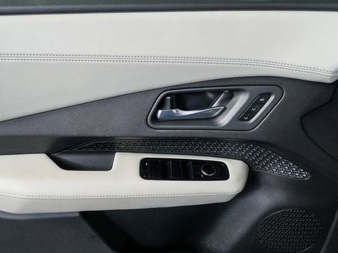 Used 2023 Nissan Ariya EVOLVE+ e-4ORCE image 6