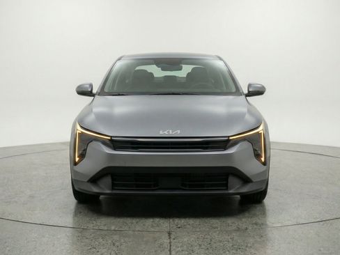 Used 2025 Kia K4 FWD image 2