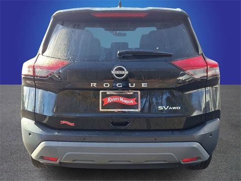 Used 2023 Nissan Rogue SV image 5