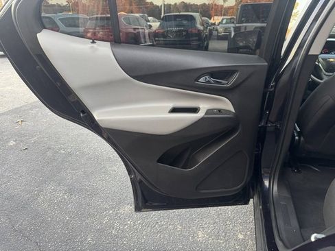 Used 2020 Chevrolet Equinox LS image 15