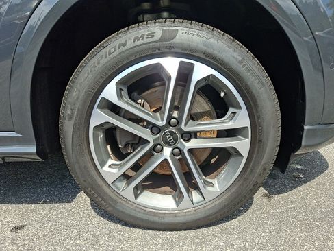 Certified 2025 Audi Q5 Premium w/ Convenience Package AWD/4WD image 8