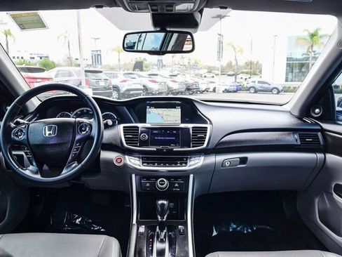 Used 2015 Honda Accord Touring image 14