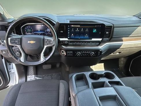 Used 2025 Chevrolet Silverado 1500 LT AWD/4WD image 18