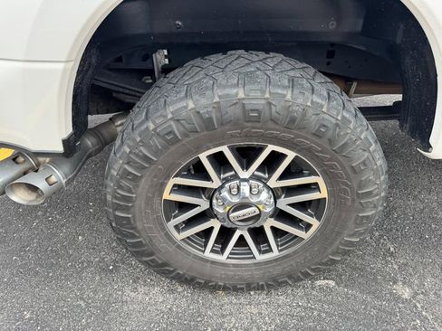 Used 2017 Ford F250 Platinum w/ Platinum Ultimate Package AWD/4WD image 5