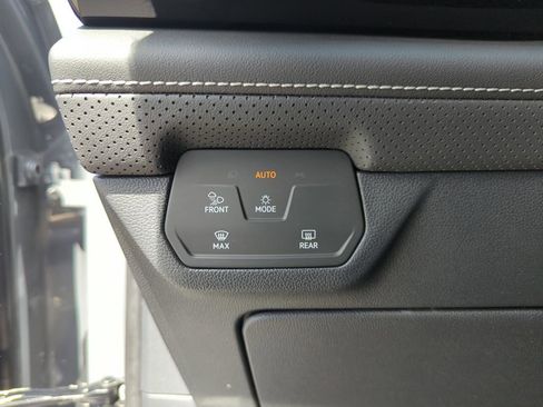 New 2026 Volkswagen Atlas SE image 41