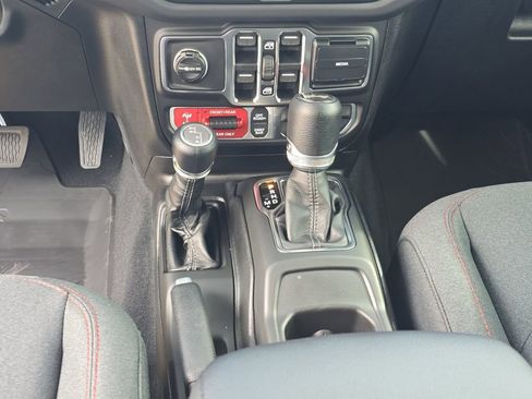 New 2026 Jeep Wrangler Unlimited Rubicon w/ Safety Group image 21