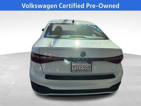 Certified 2025 Volkswagen Jetta SE image 5