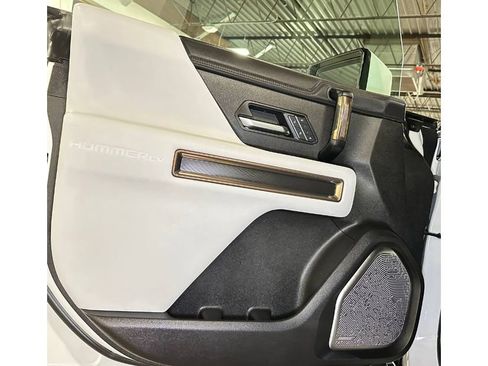 Used 2025 GMC Hummer EV 2X w/ LPO, Dark Essentials Package AWD/4WD image 19