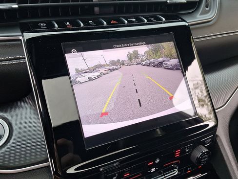 Certified 2023 Jeep Grand Cherokee Altitude image 27