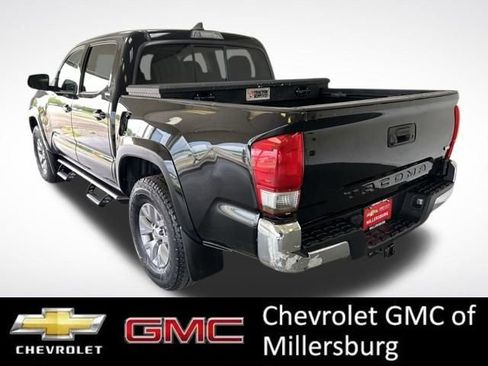 Used 2017 Toyota Tacoma SR5 w/ Tow Package AWD/4WD image 7