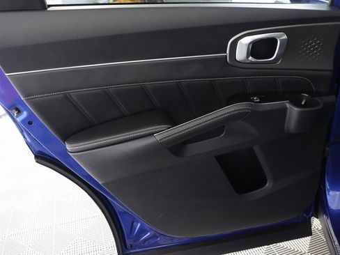 Used 2023 Kia Sorento SX image 28