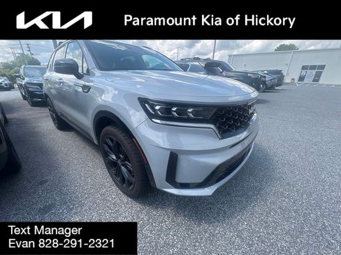 Used 2022 Kia Sorento SX AWD/4WD image 2