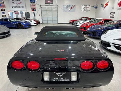 Used 2004 Chevrolet Corvette Convertible w/ Preferred Equipment Group RWD image 17