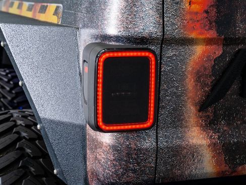 Used 2021 Jeep Gladiator Sport image 25