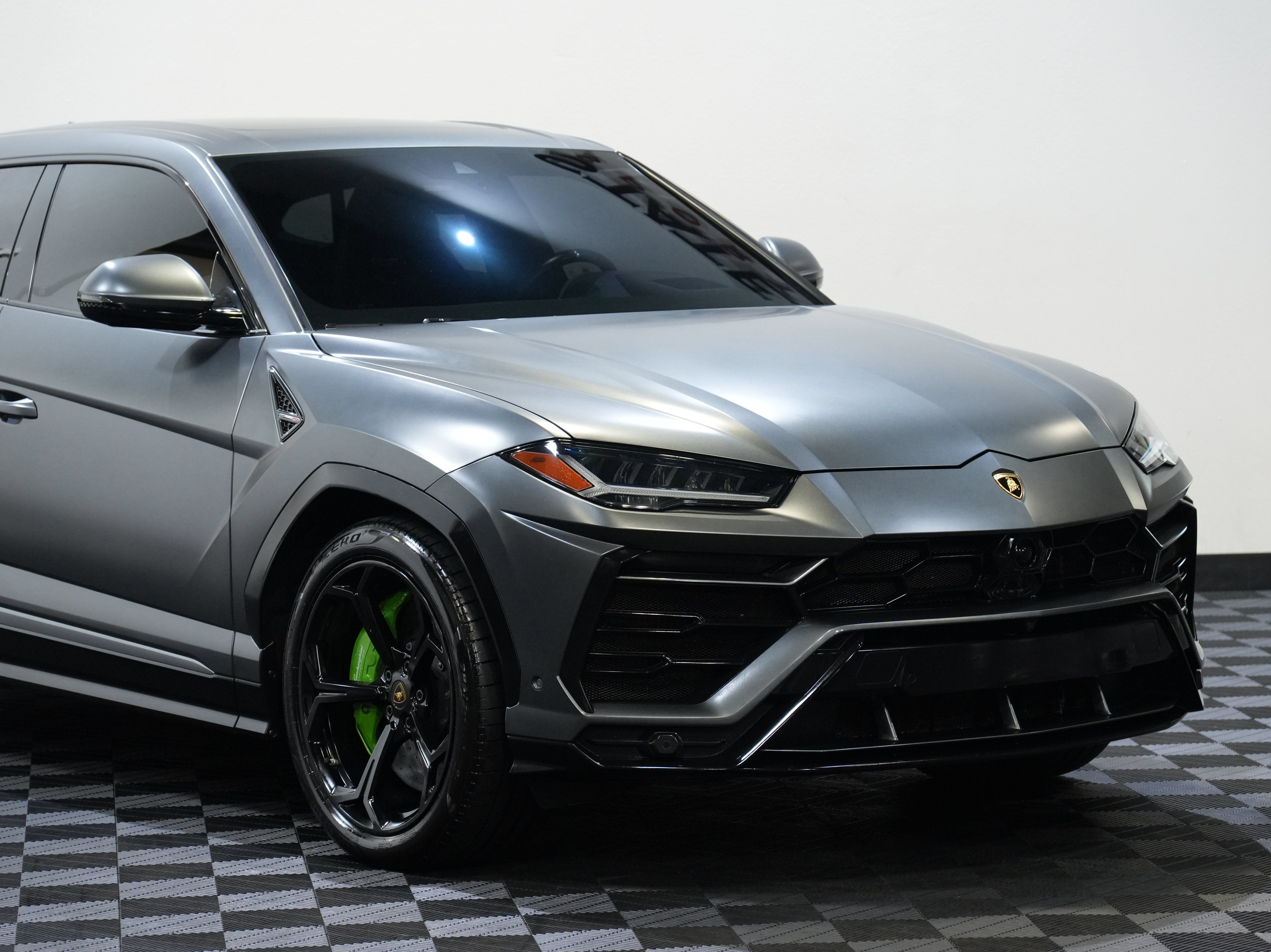 Used 2019 Lamborghini Urus AWD/4WD image 9