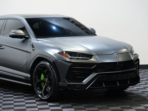 Used 2019 Lamborghini Urus AWD/4WD image 9
