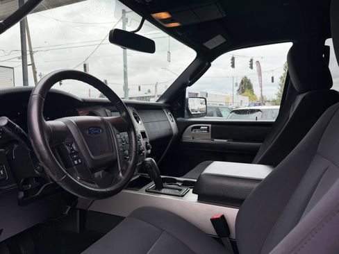 Used 2017 Ford Expedition XLT AWD/4WD image 20