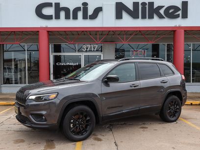 Used 2023 Jeep Cherokee Altitude Lux