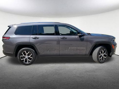 Used 2023 Jeep Grand Cherokee L Limited AWD/4WD image 15
