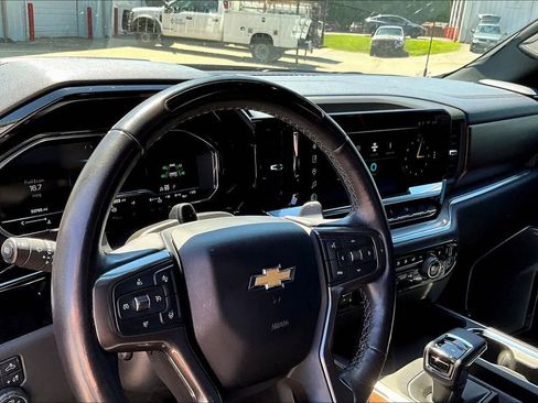 Used 2023 Chevrolet Silverado 1500 High Country AWD/4WD image 10