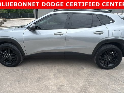 Used 2025 Chevrolet Trax ACTIV w/ Sunroof Package image 8