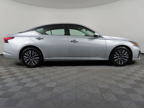 Certified 2023 Nissan Altima 2.5 SV image 42