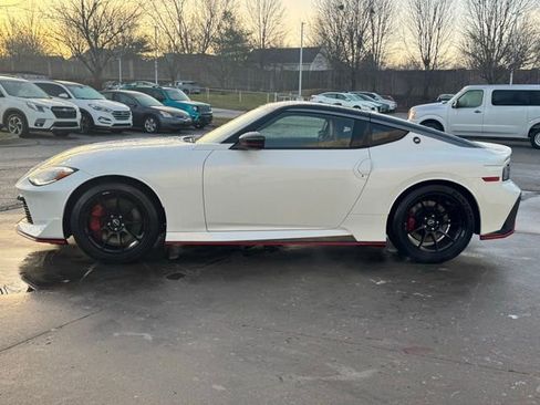 Used 2025 Nissan Z NISMO w/ Floor Mat Package image 4