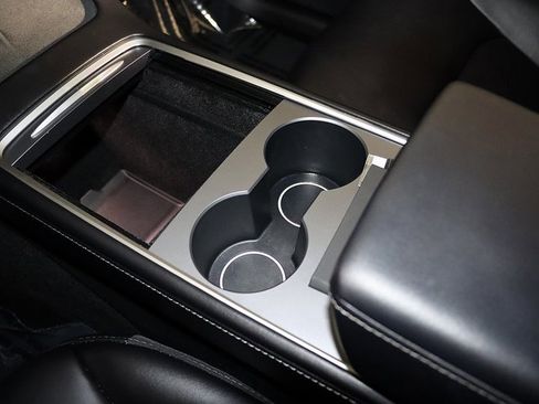 Used 2022 Tesla Model Y Performance image 21