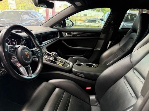 Used 2017 Porsche Panamera 4 AWD/4WD image 21