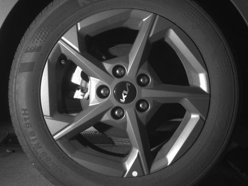 Used 2025 Kia K4 LXS image 15