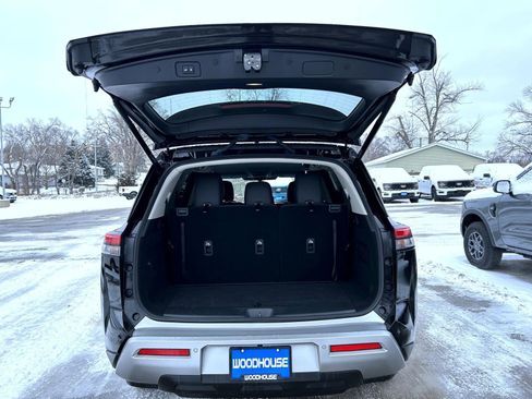 Used 2024 Nissan Pathfinder SL image 22