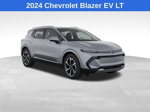Used 2024 Chevrolet Blazer EV LT AWD/4WD image 2