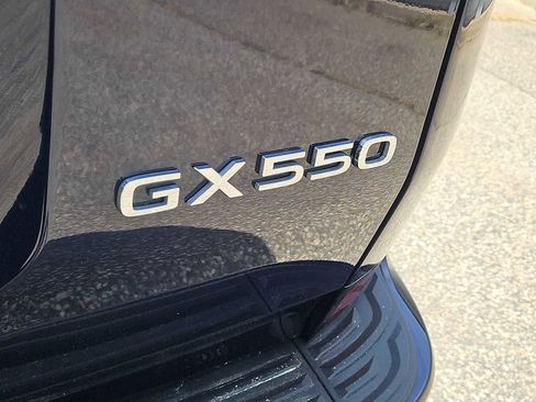 Used 2024 Lexus GX 550 w/ Accessory Package (2T) AWD/4WD image 8