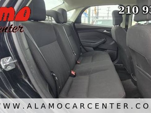 Used 2018 Ford Focus SE FWD image 20