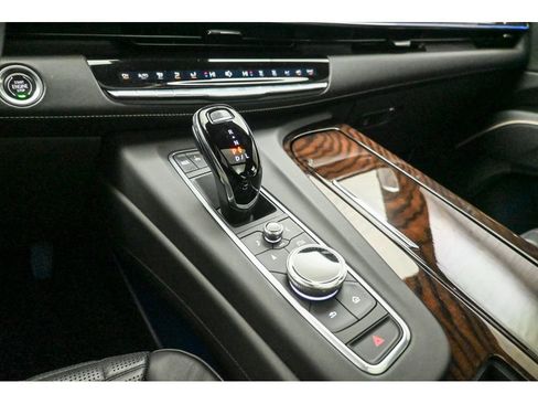 Used 2022 Cadillac Escalade Sport Platinum w/ Heavy-Duty Trailer Package image 13