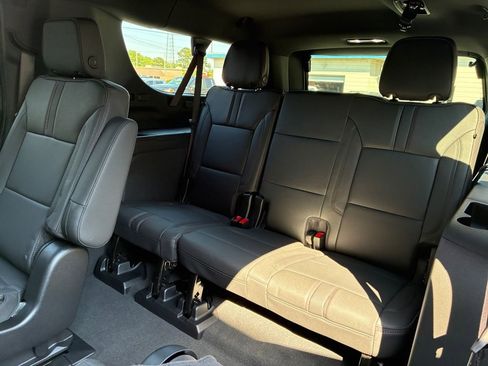 New 2026 Chevrolet Suburban RST w/ Advanced Technology Package AWD/4WD image 16