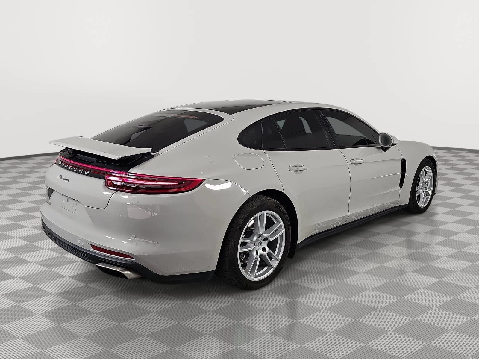 Used 2018 Porsche Panamera w/ Premium Package Plus RWD image 8