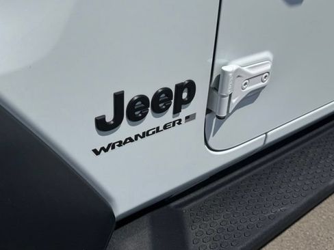 Certified 2025 Jeep Wrangler Sport AWD/4WD image 12
