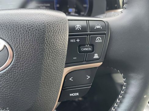 Used 2026 Toyota Crown XLE image 27