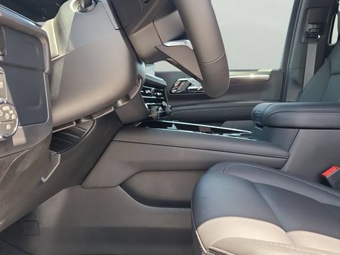 New 2026 Chevrolet Suburban LT w/ Comfort Package RWD image 28