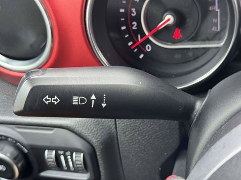 Used 2019 Jeep Wrangler Unlimited Rubicon AWD/4WD image 21