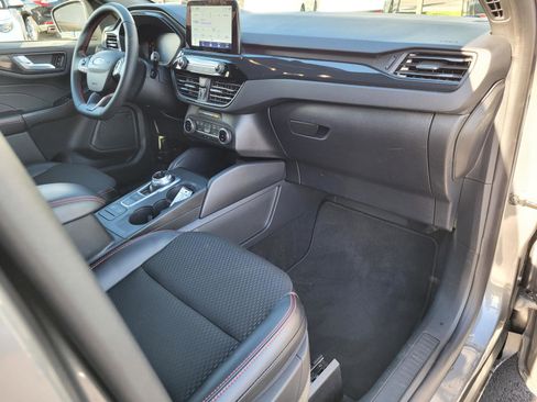 Used 2025 Ford Escape ST-Line image 19