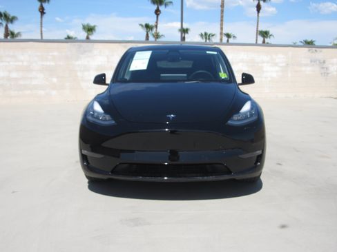 Used 2021 Tesla Model Y Long Range AWD/4WD image 3