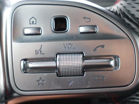 Used 2022 Mercedes-Benz GLB 250 4MATIC image 27