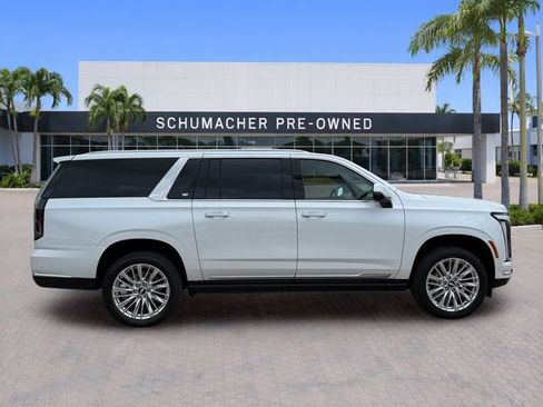 Used 2025 Cadillac Escalade ESV Premium Luxury w/ Touring Package AWD/4WD image 8