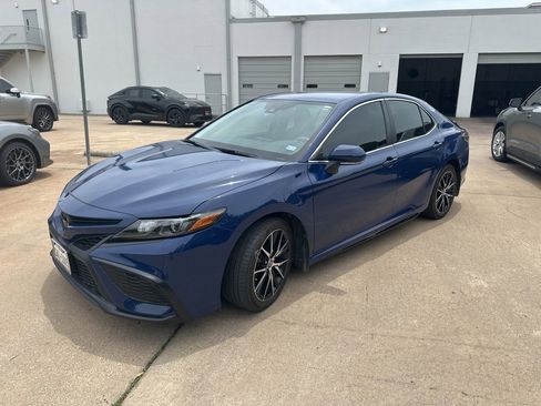 Used 2023 Toyota Camry SE w/ Convenience Package FWD image 1