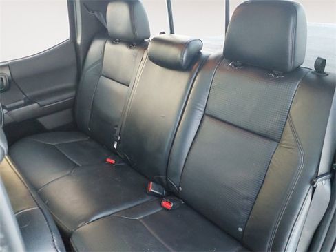 Used 2023 Toyota Tacoma TRD Off-Road w/ TRD Premium Off Road Package image 13