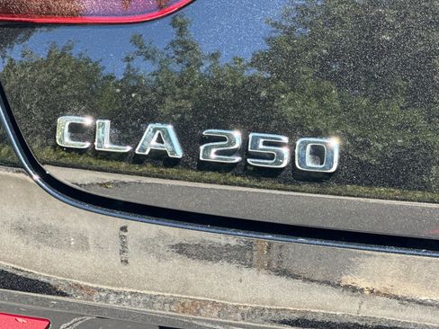 Used 2023 Mercedes-Benz CLA 250 4MATIC image 28