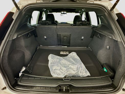 Used 2024 Volvo XC40 Recharge Ultimate w/ Protection Package Premier image 31