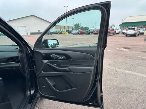 Used 2023 Chevrolet Traverse RS AWD/4WD image 31